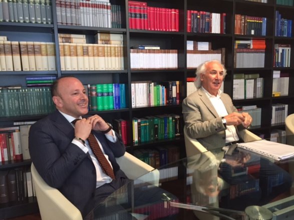 L'europarlamentare Remo Sernagiotto e il suo legale, l'avvocato Fabio Crea