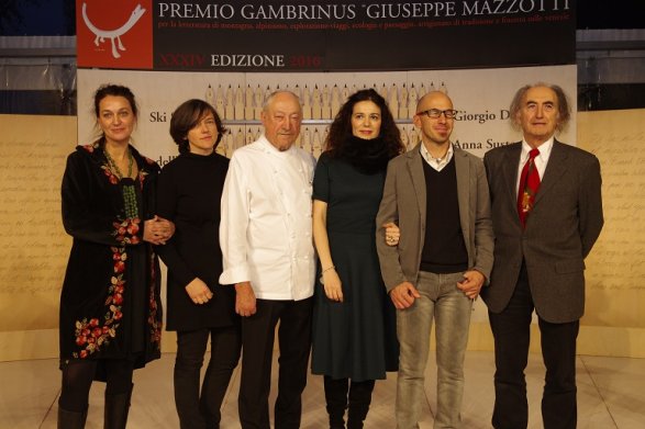 I vincitori dell'edizione 2016 con il patron di Gambrinus, Adriano Zanotto